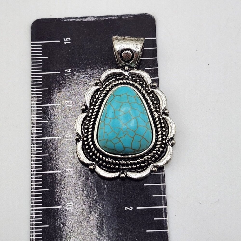 Nwt Faux Turquoise Silver Tone Southwestern Style Pendant Chuns Fashion - Picture 3 of 4